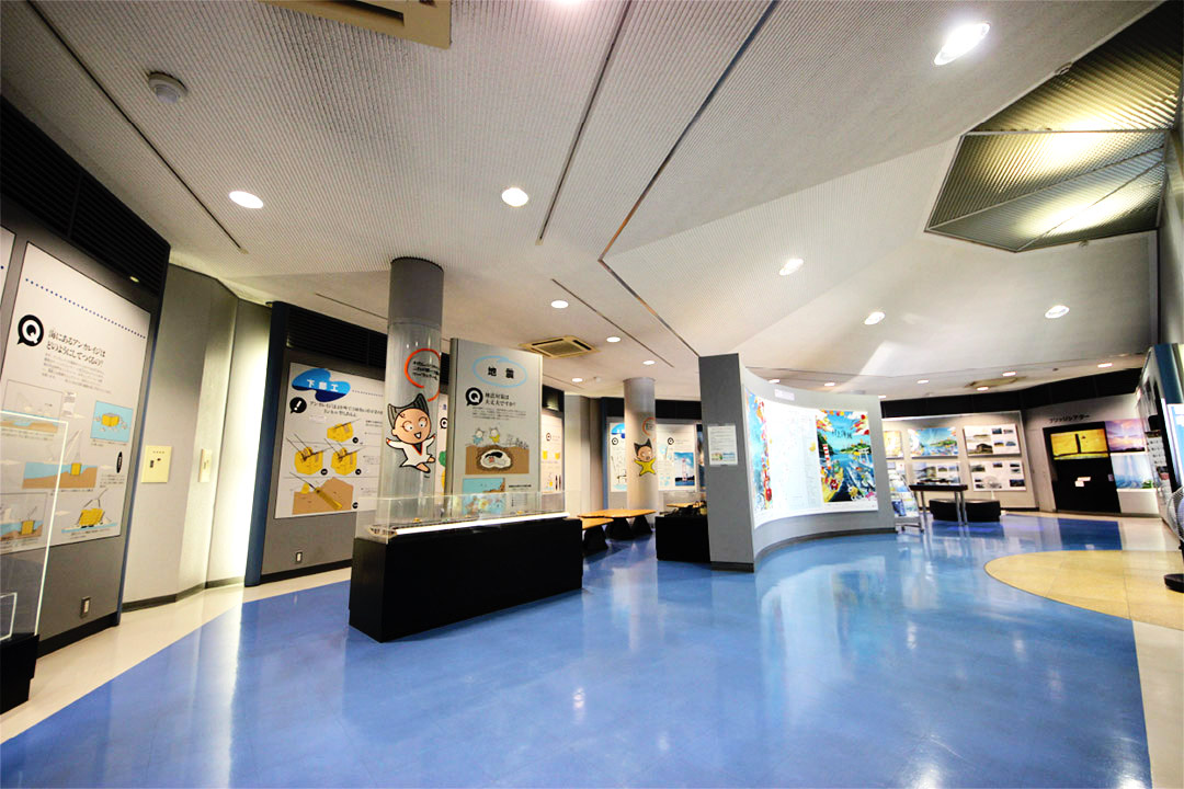 展望館内に展示室があります。無料です。